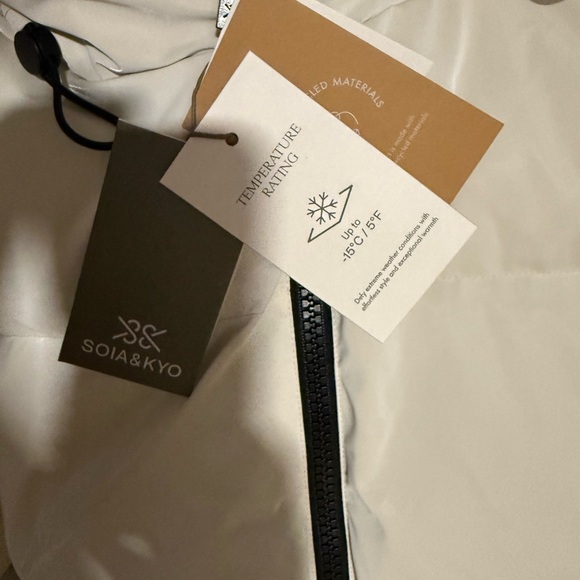 White Winter Puffer Jacket - Picture 4 of 4